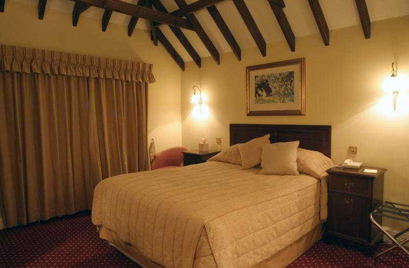 Hurtwood Hotel Peaslake Quarto foto